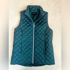 NWOT Banana Republic Green Vest. Size XS